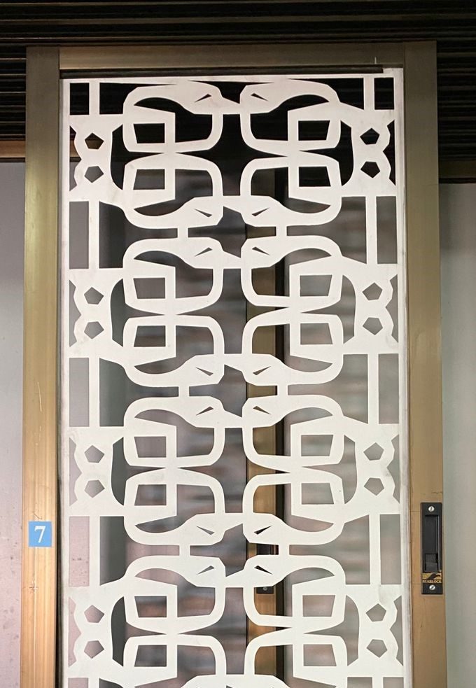 Chain Link laser-cut design