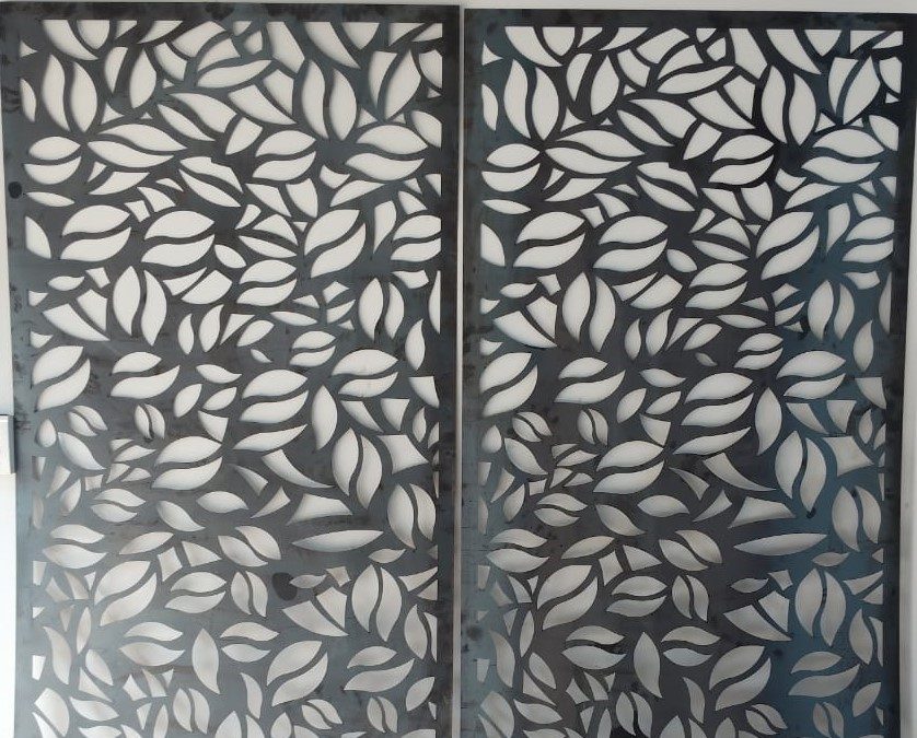 Leaf-Pattern Sliding Door (large) laser-cut design