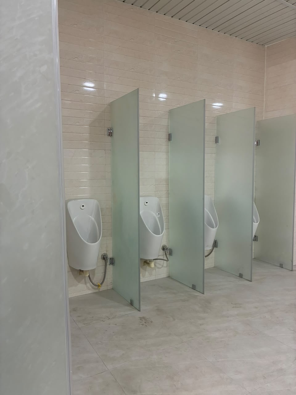 Cubicle Partition — False Ceiling & Aluminium